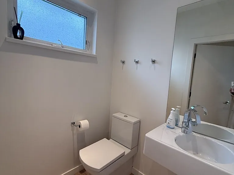 626 Alexander St — Photo 16