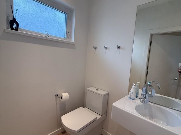2 bedroom rental in Vancouver — photo 16
