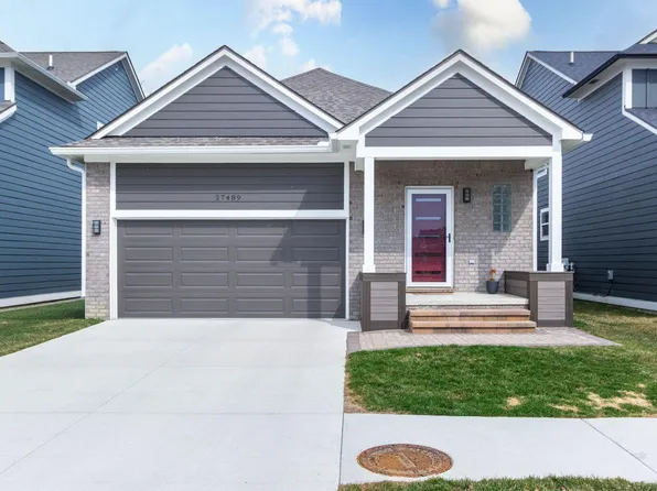 27489 Maryjane Ln W, Chesterfield, MI 48047