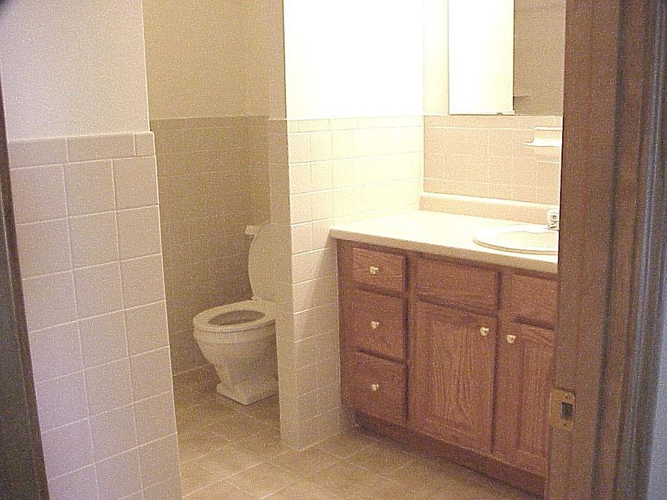 2nd image of 2340 Commonwealth Ave APT 1-2