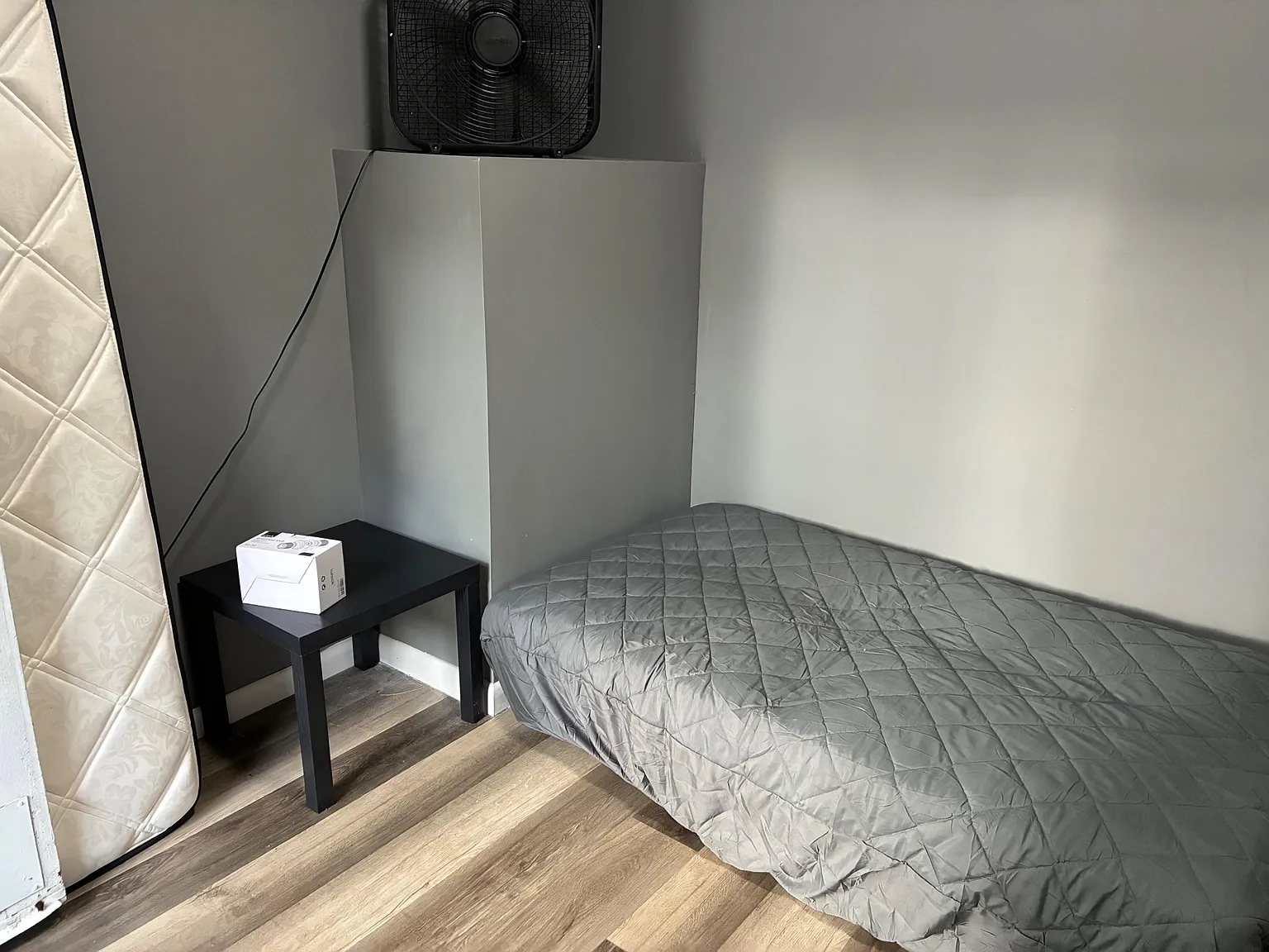 1 bed, 1.0 bath, 300 sqft, $1,230 — Photo 2