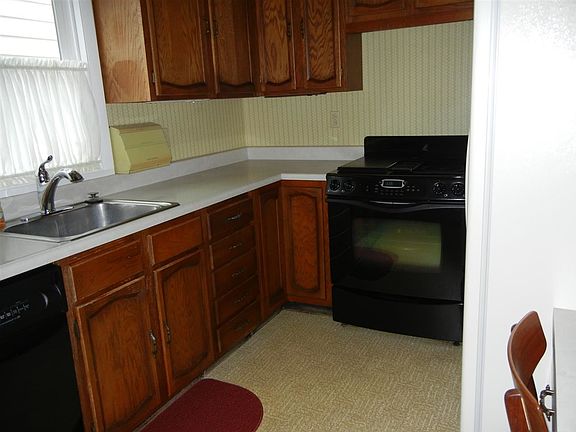 2nd image of 1321 Sinton Ave