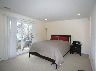 3543 S Prairie Ave, Chicago, IL 60653