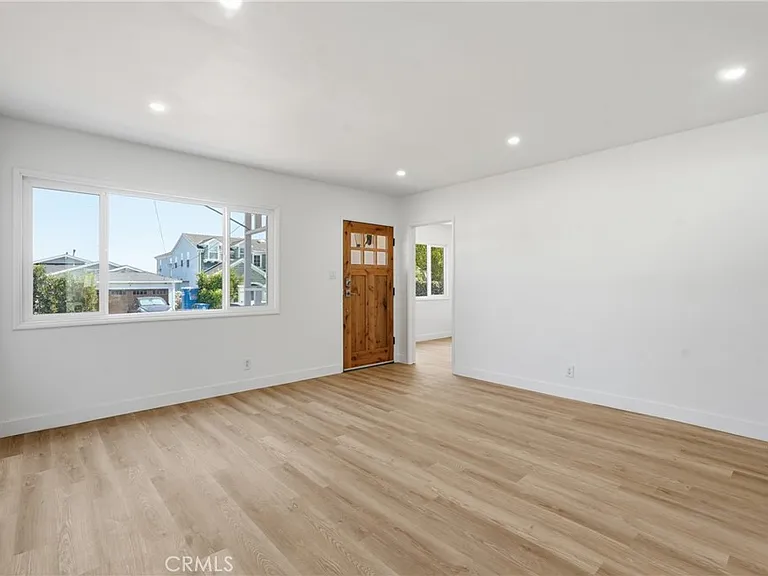 1700 Voorhees Ave — Photo 4