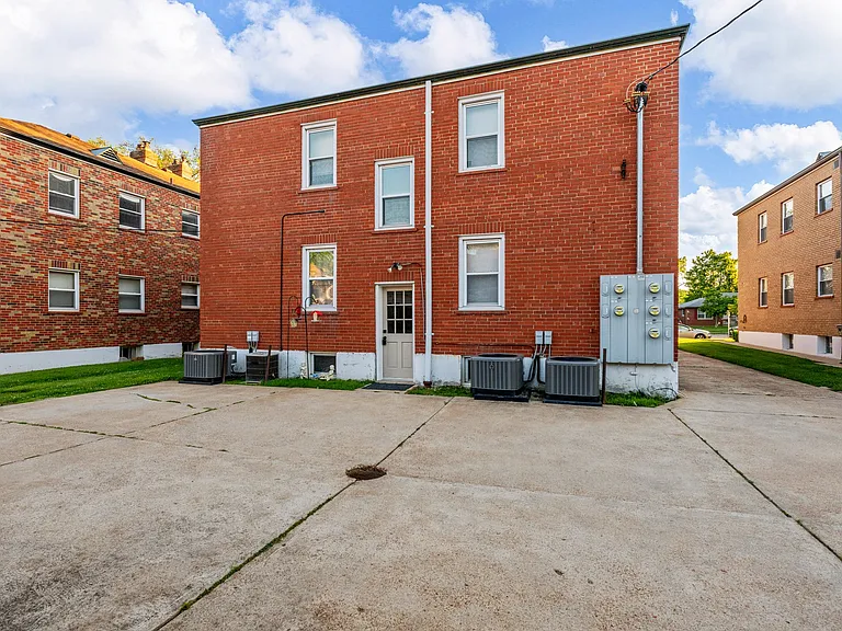 5922 Loughborough Ave #2W — Photo 16