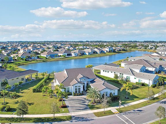 3rd image of 4673 Estates Circle