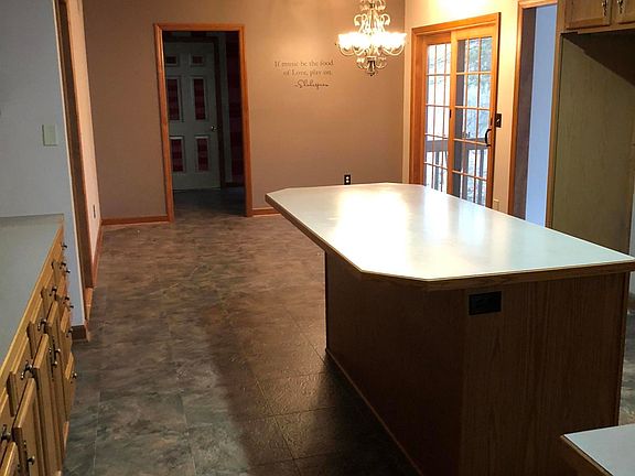 5th image of 2816 Forest River Dr