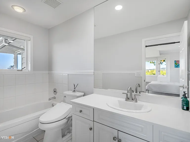 816 Anderson Cres — Photo 4