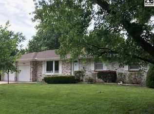 1534 Willow Rd, Hutchinson, KS 67502