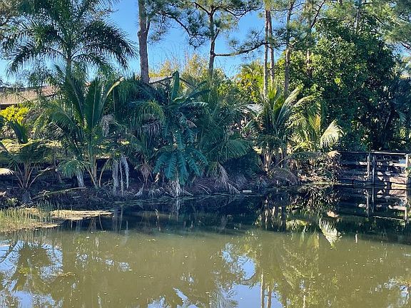 4th image of 798 NW Selvitz Road