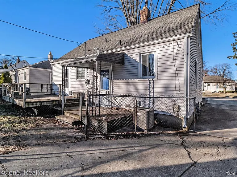 1816 Dallas Ave — Photo 15