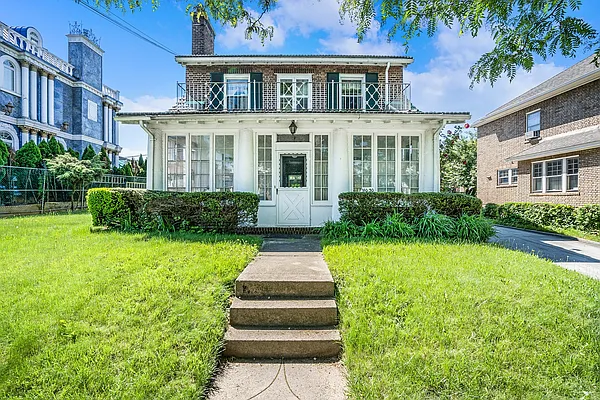 Sold by Dom Realty of NY | media 2