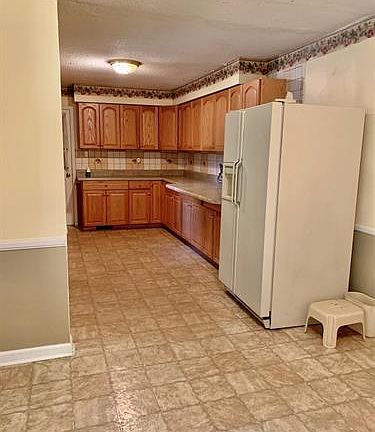 4th image of 1807 Durst Ave E