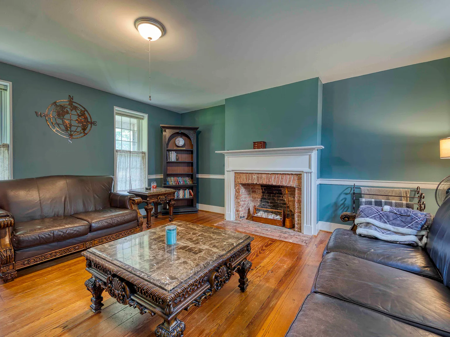 4 bed, 2400 sqft, $6,000 — Photo 3