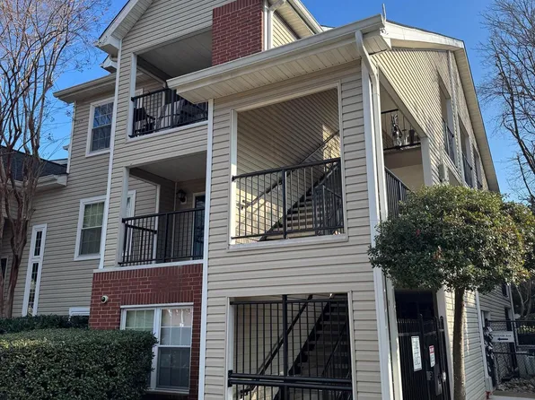 3302 Wyndham Cir APT B, Alexandria, VA 22302