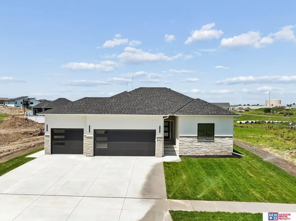 8100 Sasha Ave, Lincoln, NE 68516