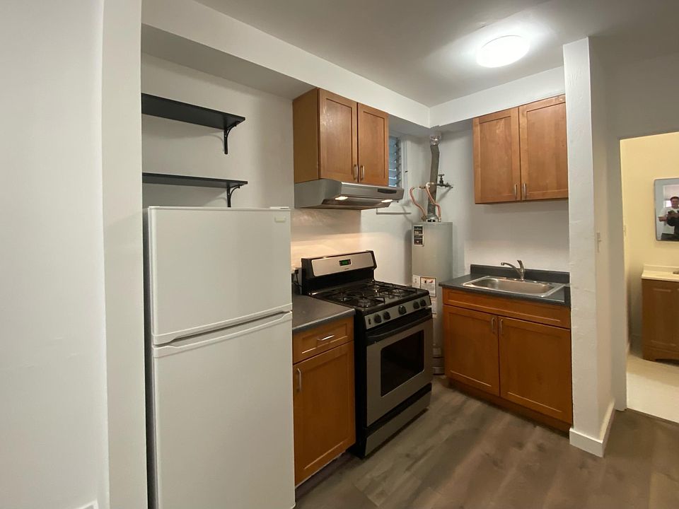 1st image of 670 Jackson St #11