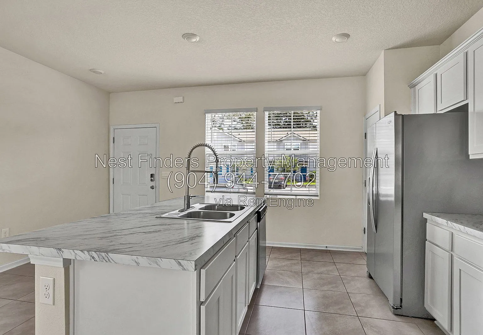 3 bed, 2.5 bath, 1337 sqft, $1,700 — Photo 4