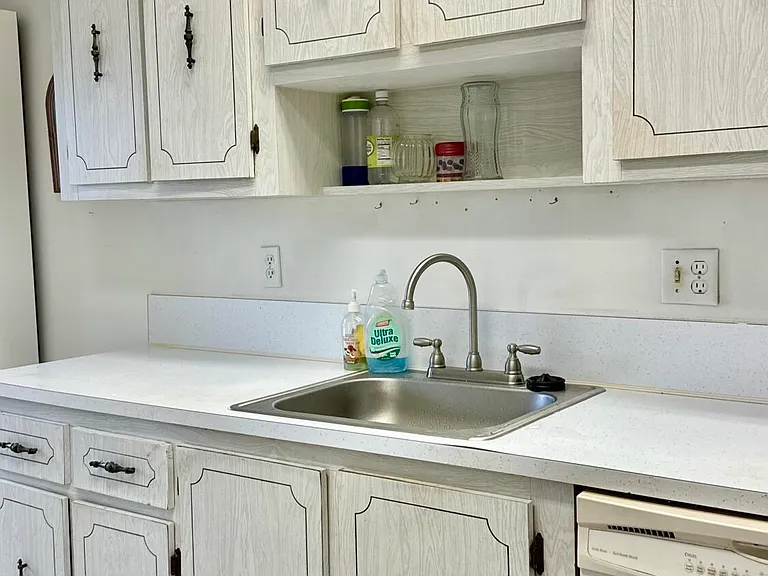 1551 NW 20th Ave #102 — Photo 5