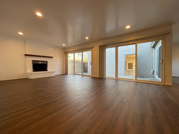 5th image of 16507 S Saint Andrews Pl #1