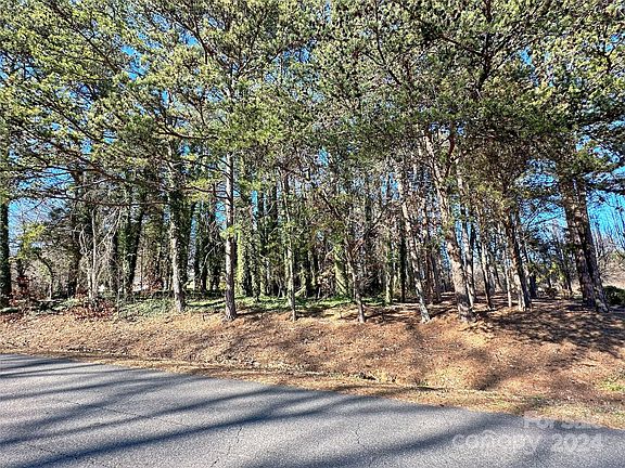 5th image of 5 Springdale Park Dr