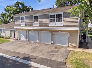 1323 Braver Ct #1323, Wheeling, IL 60090