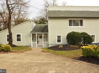 5445 Whitfield Chapel Rd, Lanham, MD 20706