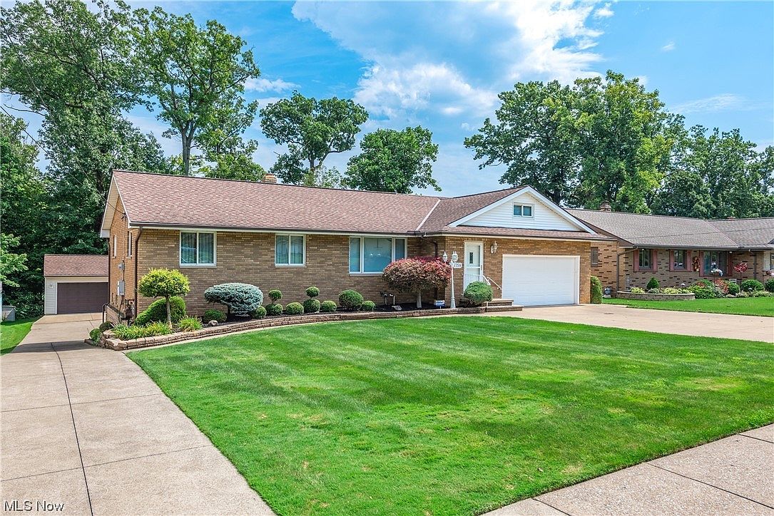 7759 Edgewood Ln, Seven Hills, OH 44131 Zillow