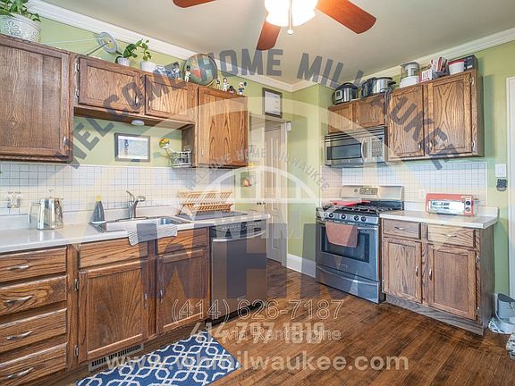 3rd image of 2829 S Greeley St