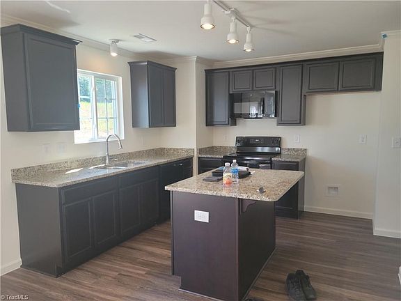 2nd image of 4002 Tenderten Way