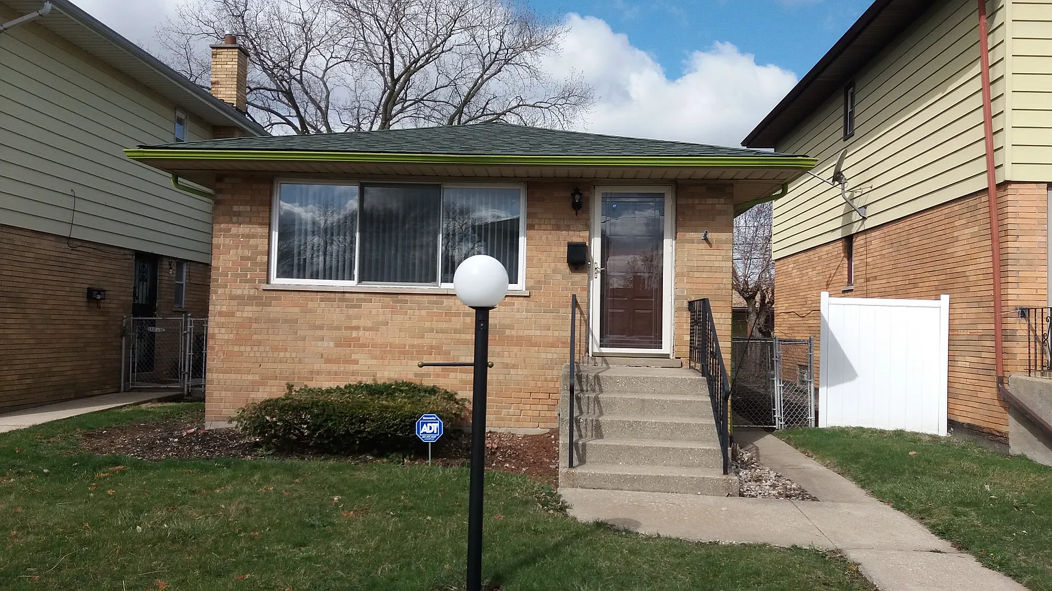 11518 S May St photo 1