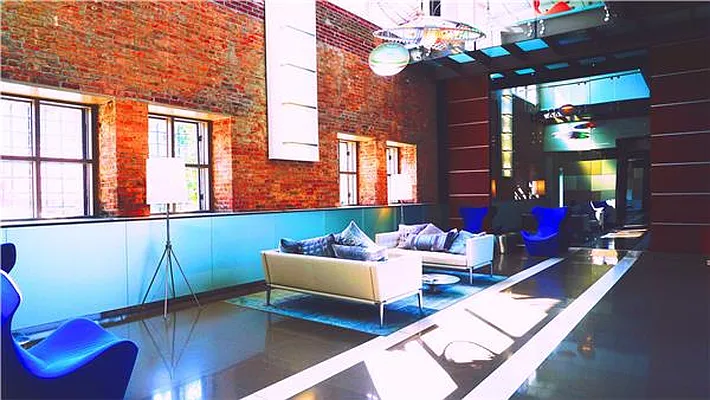 Sold by R New York | media 24