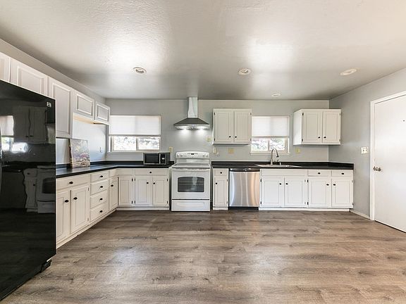 5th image of 10284 Donner Trail Rd