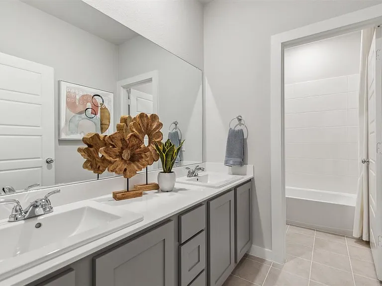 4700 Sandburg St — Photo 21