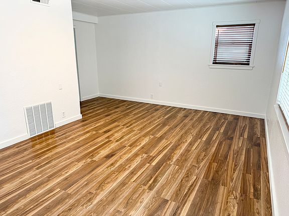 5th image of 305 E 1st Pl #B
