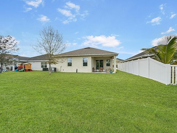 5th image of 5575 NW Pine Trail Circle