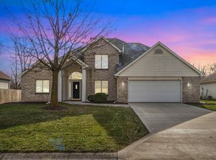 2211 Deer Lodge Pl, Fort Wayne, IN