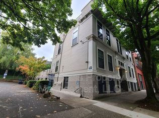 2066 NW Irving St ROOM 2, Portland, OR 97209