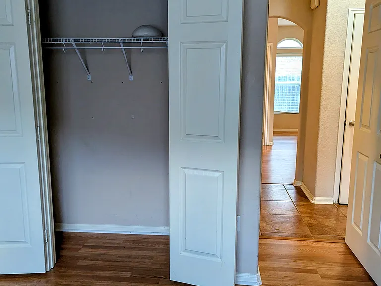 325 Pacific Dr — Photo 28