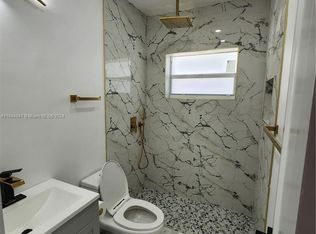 345 NE 163rd St, Miami, FL 33162