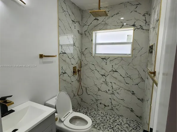 345 NE 163rd St, Miami, FL 33162