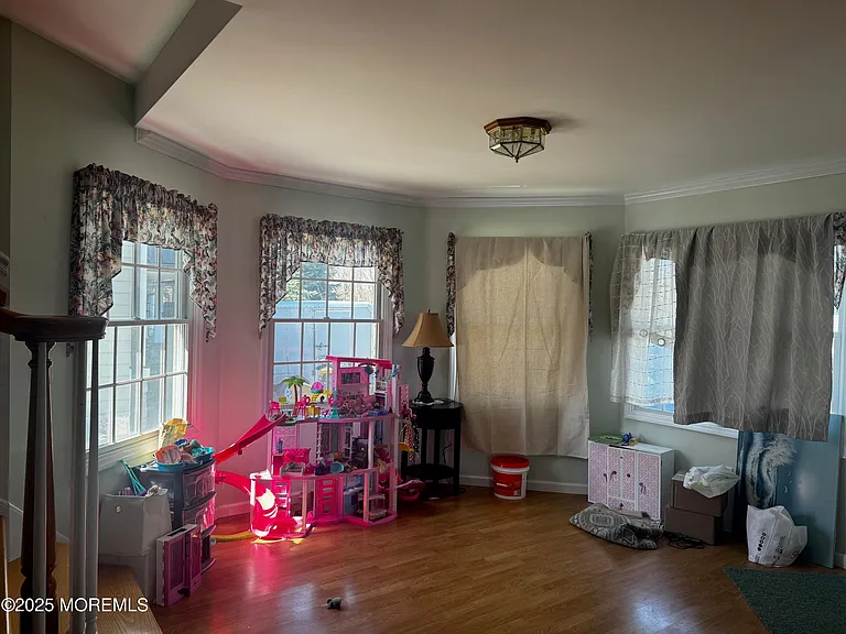 1709 Maple St — Photo 9