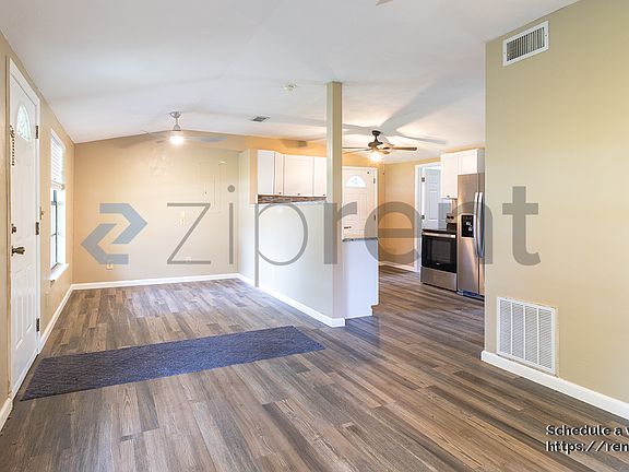 4th image of 1584 Selma Ave
