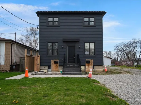 781 Oliva St, Pickering, ON L1W 2V9