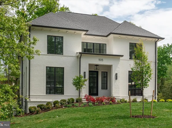 1515 Crestwood Ln, Mc Lean, VA 22101