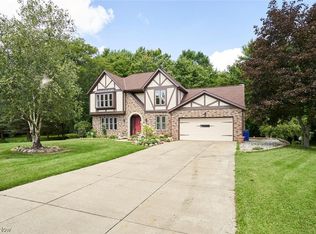 1666 Hawthorn St, Mogadore, OH 44260