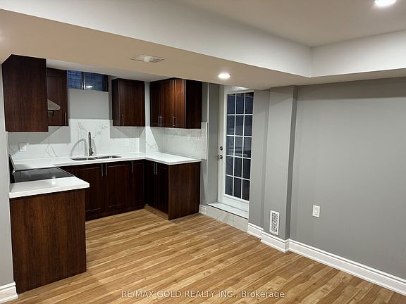 3rd image of 4 Hall Cres #Basement