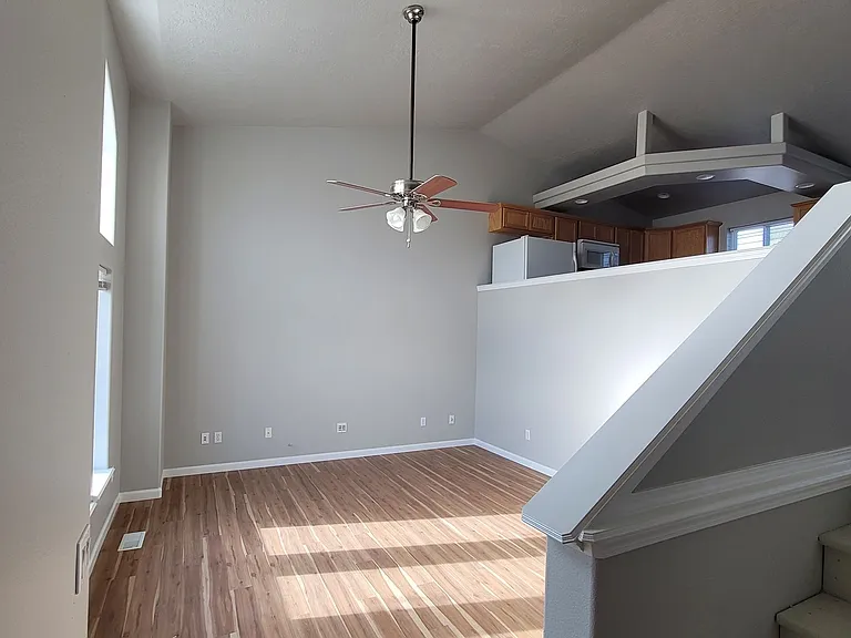 3200 Robinhood Loop — Photo 6