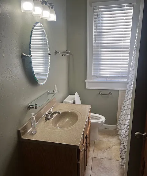 2nd Bathroom