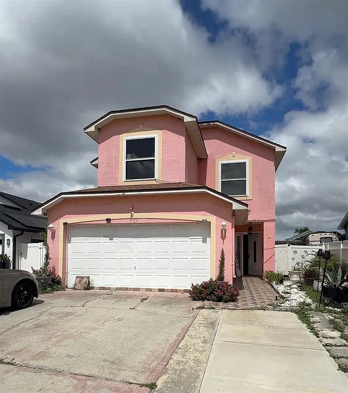 4 bed, 8.0 bath, 1889 sqft, $2,000 — Photo 1